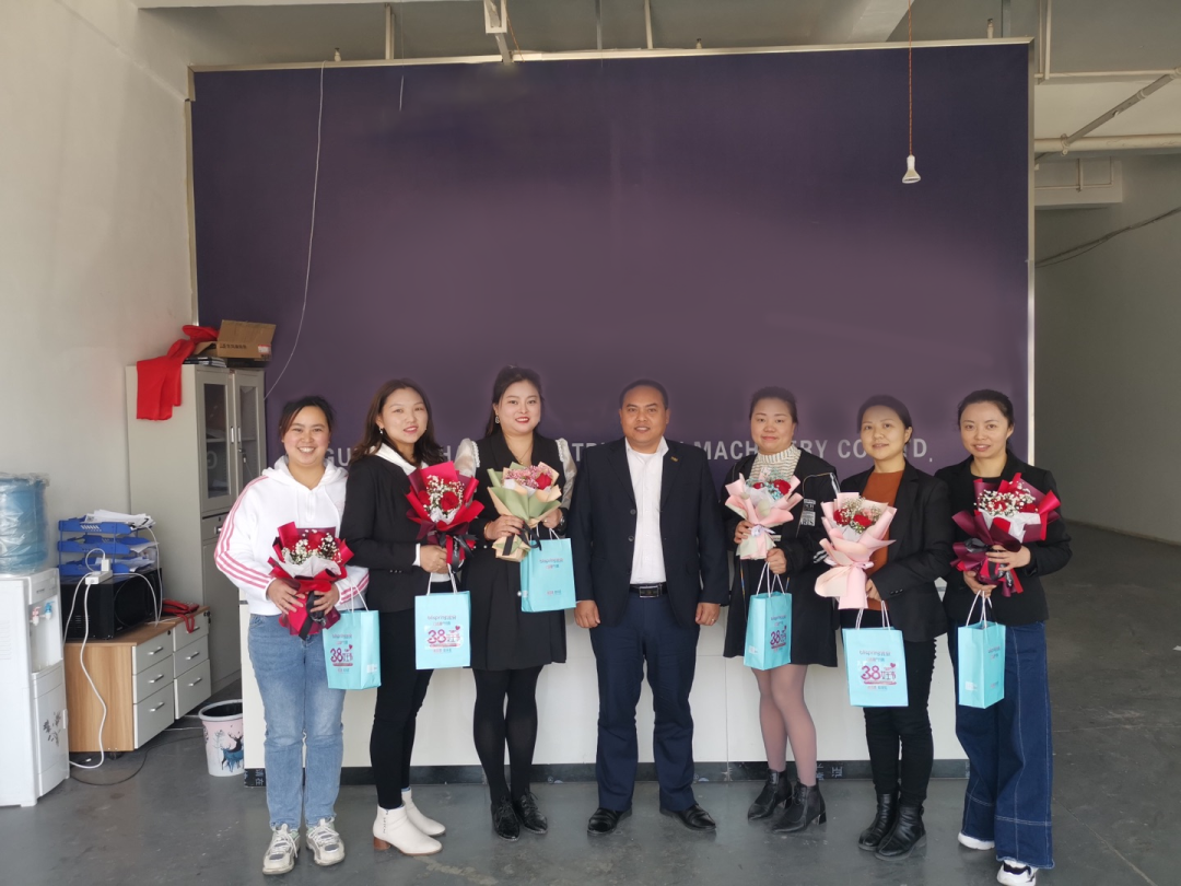 知礼仪 塑形象 打造职业女性新标杆