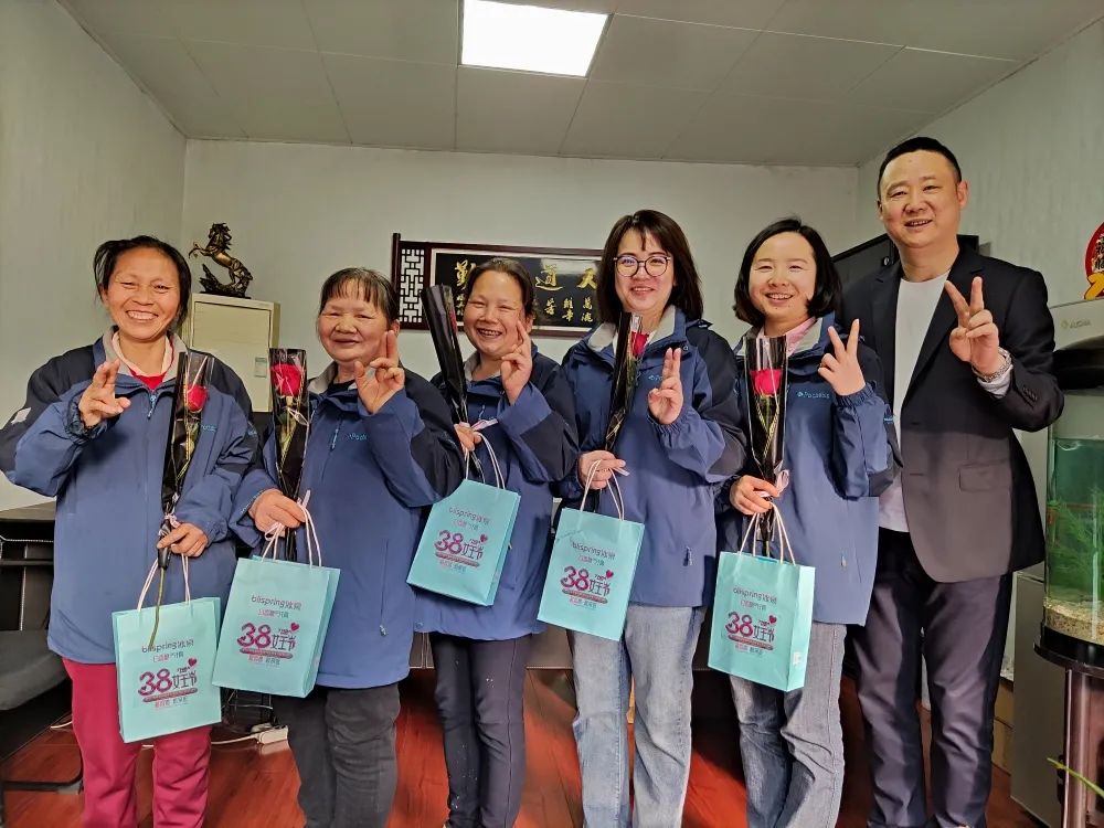 知礼仪 塑形象 打造职业女性新标杆