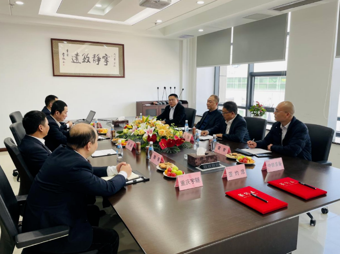 喜签30列大吨位水平运输编组丨中铁装备设备公司与重庆宇隧达成战略合作