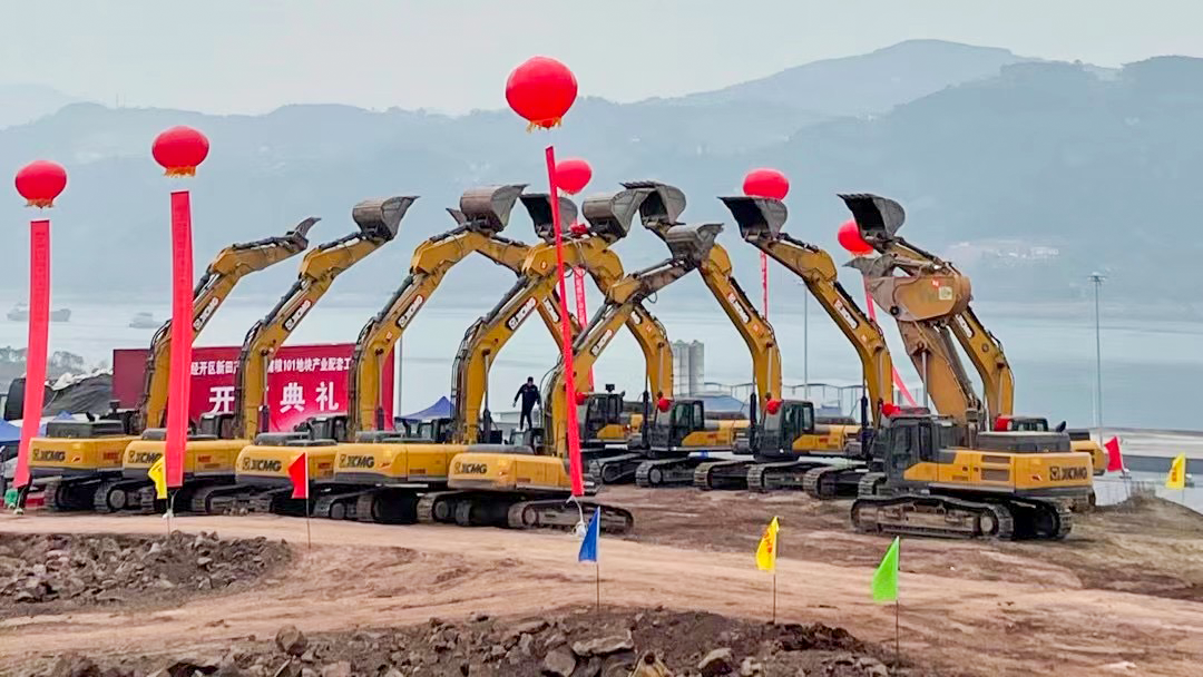 通江达海！徐工挖机助力万州现代物流枢纽港建设