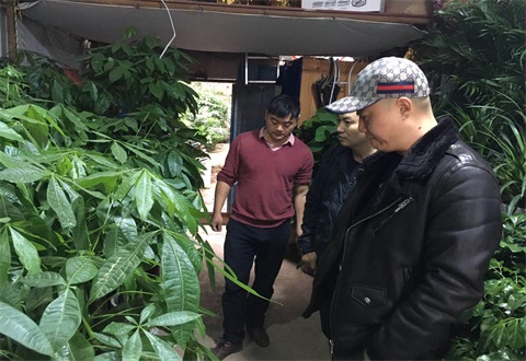 厉行节约 亲临市场