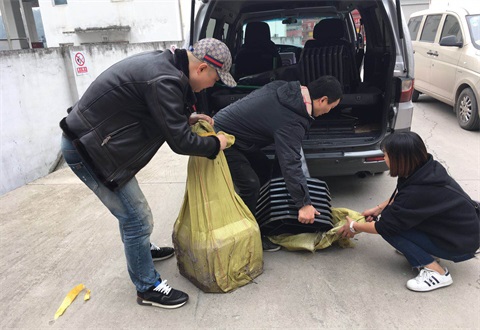 厉行节约 亲临市场