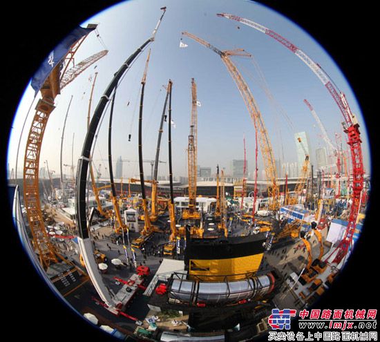 徐工集团上海宝马展彰显世界级风采